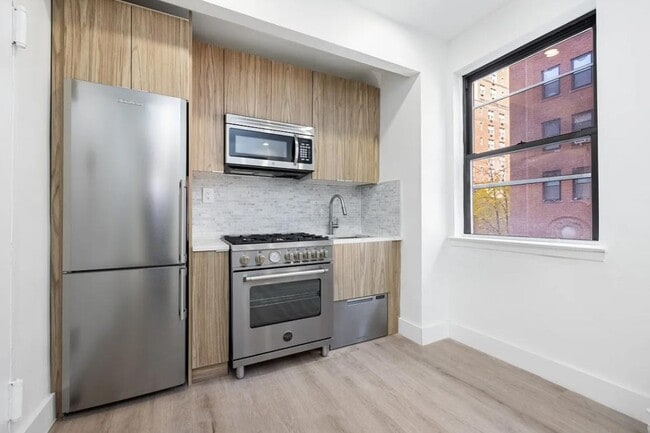 Photo - 138 E 38th St Unit 12D