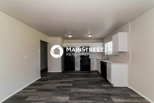 Photo - 3 Bedroom Pet-Friendly Home in NORTH PORT, FL with Main Street Renewal