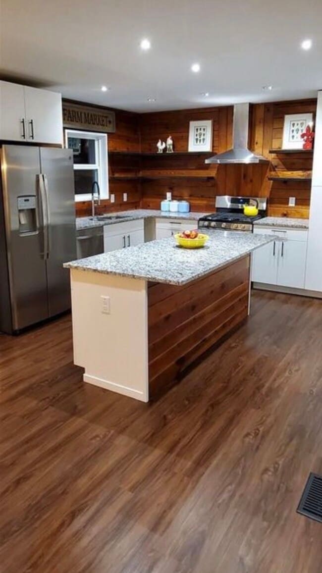 Photo - 565 Lakeland Dr