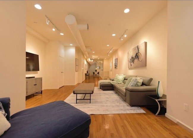 Photo - 160 Columbia Dr Unidad 307