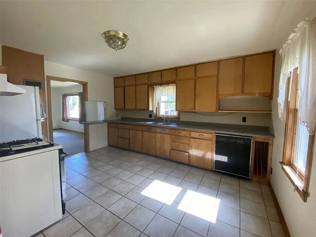 1200 E 2nd St Unidad Lower