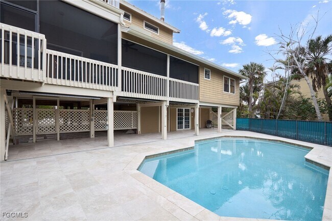 Photo - 1241 Junonia St