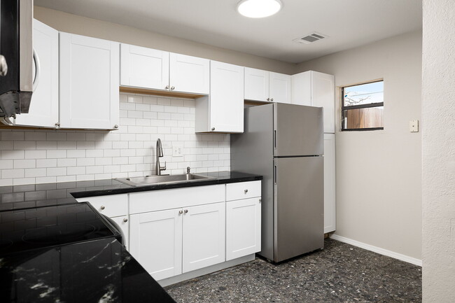 Photo - 5004 Oleander Dr