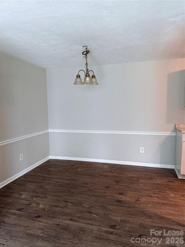 Photo - 702 Farmhurst Dr Unidad G