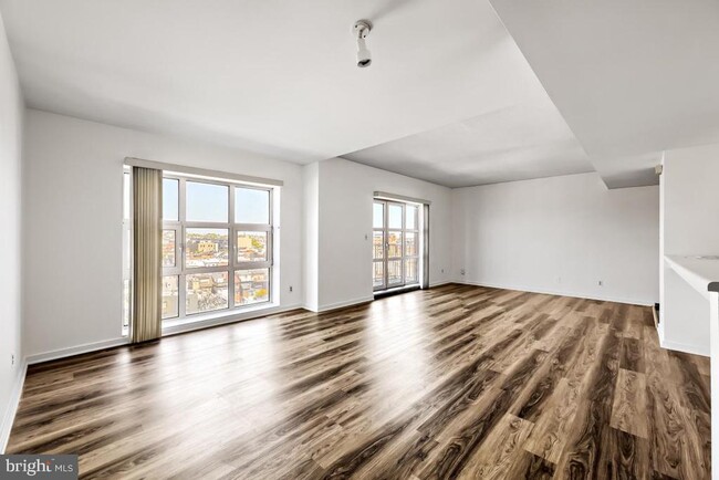 Photo - 250 S President St Unit 603