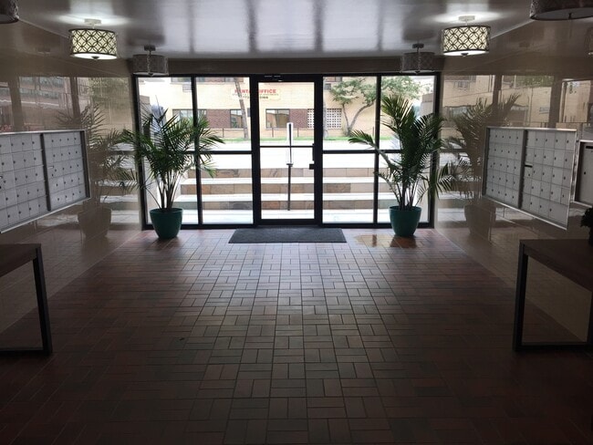 Photo - 1025 W Hollywood Ave Unit 516