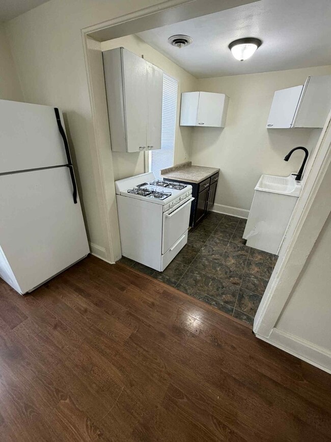 Building Photo - 212 7th Ave SE Unit 3