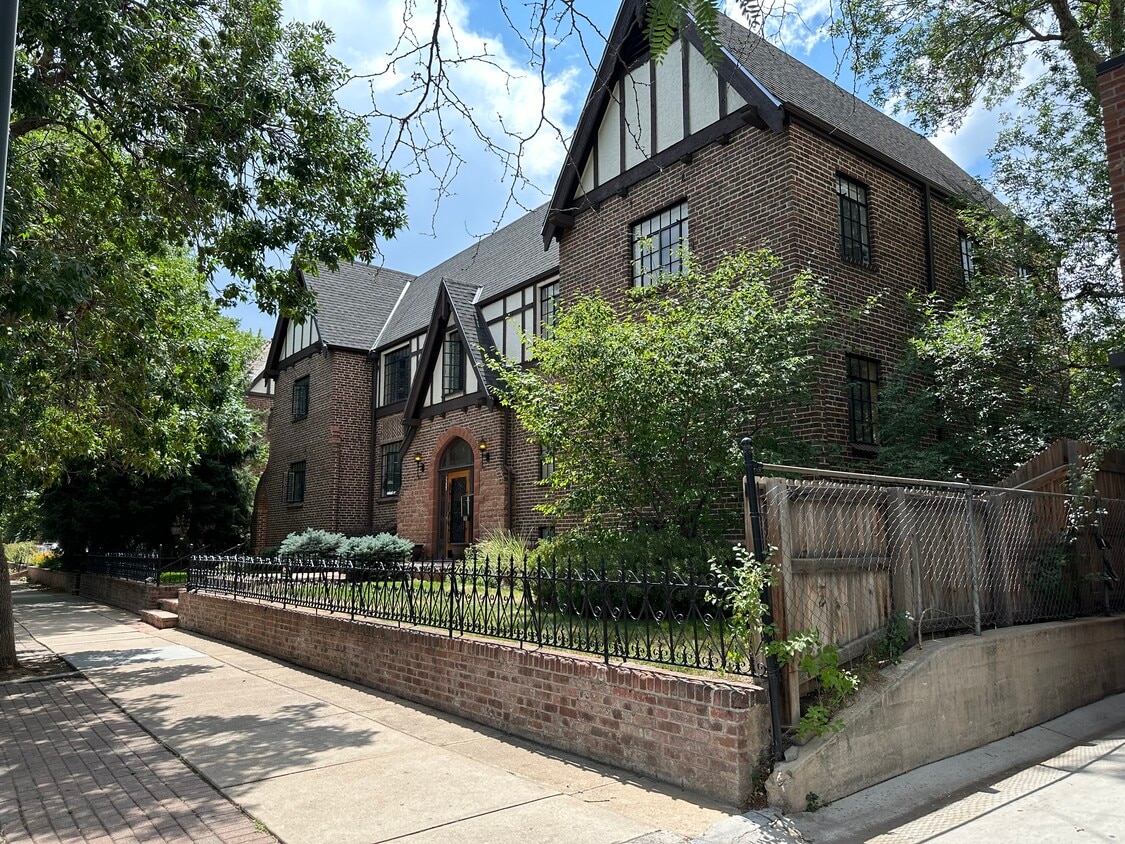 Front of building - 2233 Kearney St (Denver, CO)