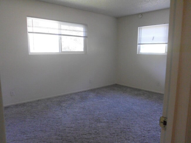 Building Photo - 801 W 1st Ave Unit 1