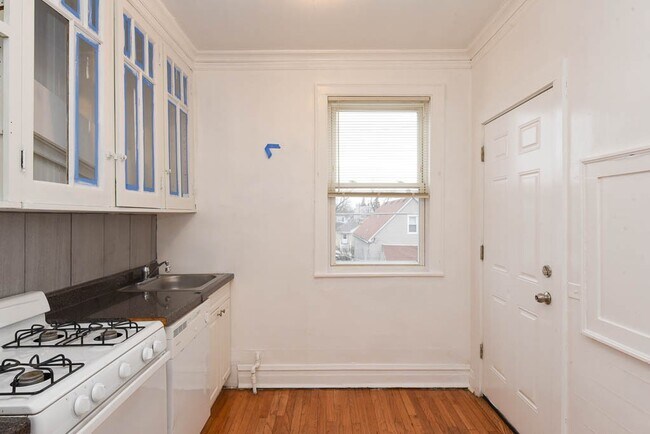 Photo - 4826.5 W Addison St Unit W3