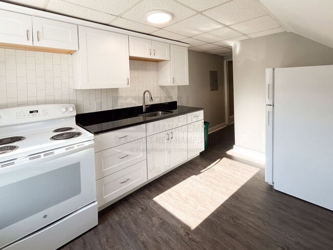 Building Photo - 20 Pearl St Unit E