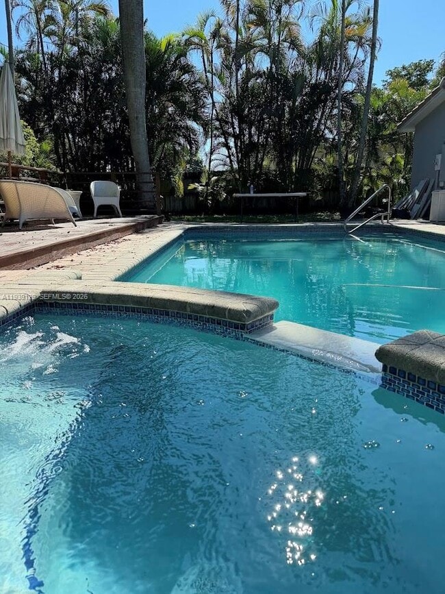 Building Photo - 1811 N 40th Ave