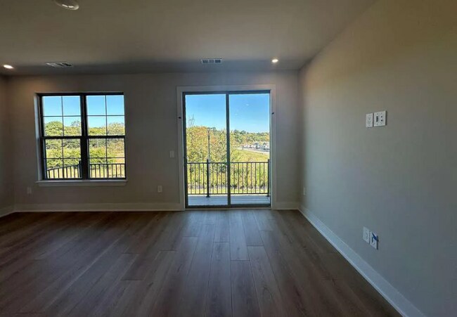 Photo - 2615 Wilkinson Pike