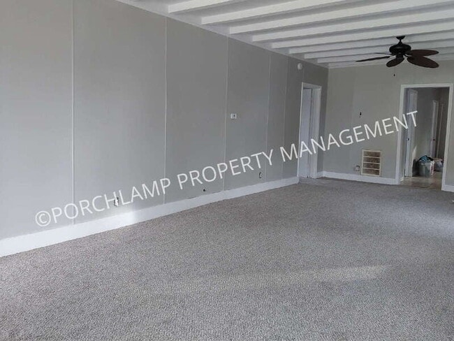 Photo - 541 W Grand Ave