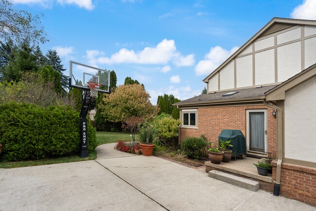 Photo - 1574 Devonshire Dr