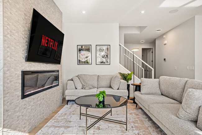 53 Edith Cres NW Unit SI ID1314558P