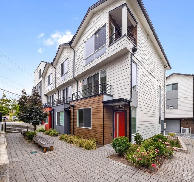 Building Photo - 7132 Beacon Ave S Rental