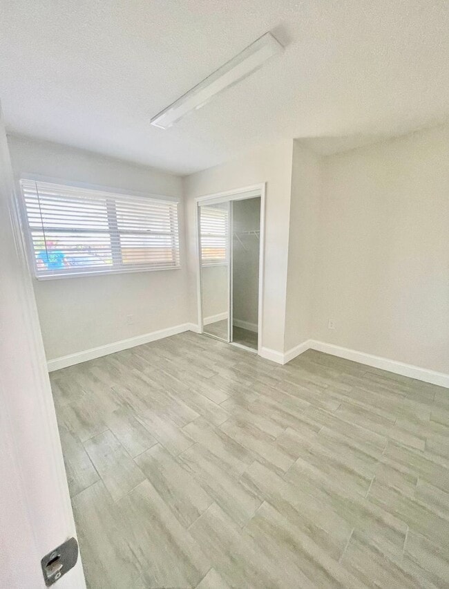 Photo - NEWLY RENOVATED SINGLE LEVEL 3 BEDROOM UNITS ON A QUIET STREET Unit 4211 Maine St