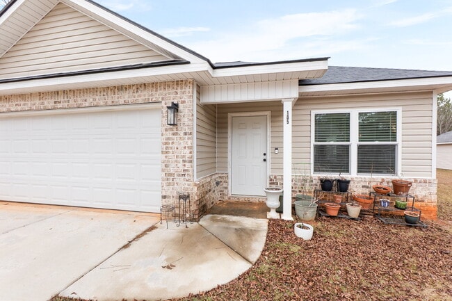 Photo - 105 Tahoma Dr