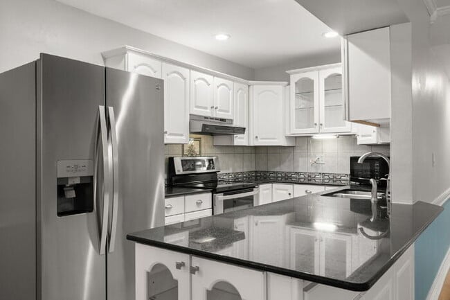 Building Photo - Apartment For Rent in Seminole WITH UPGRADES! Unit Apartment 102