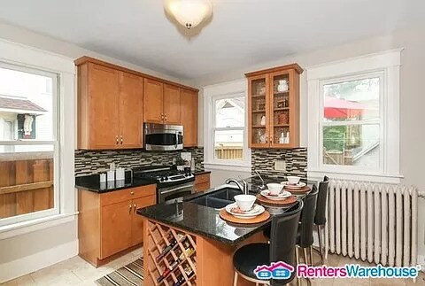 Photo - 1995 Grand Ave