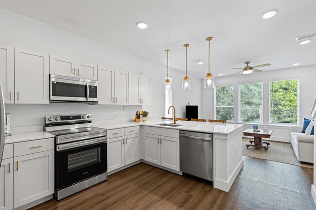 Photo - 3313 S University Dr