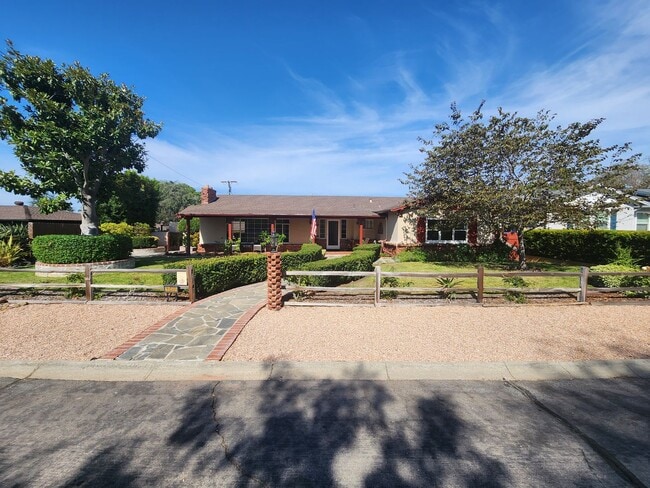 Photo - 4950 Rosehedge Dr