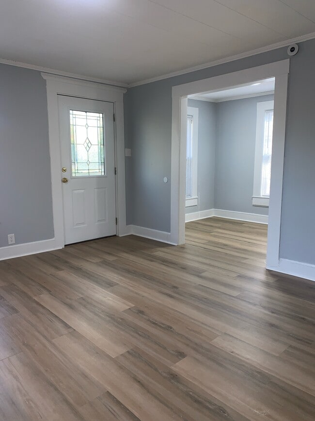 251 E Statesville Ave
