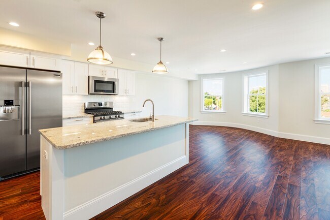 Building Photo - 1904 Washington St Unit 3