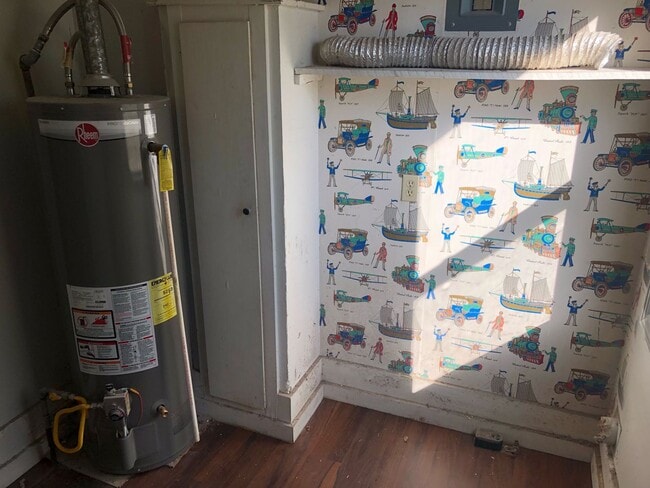 Photo - $525 - 1 bed 1 bath - Single Family Home Unit 421