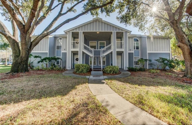 Building Photo - 2597 Grassy Point Dr