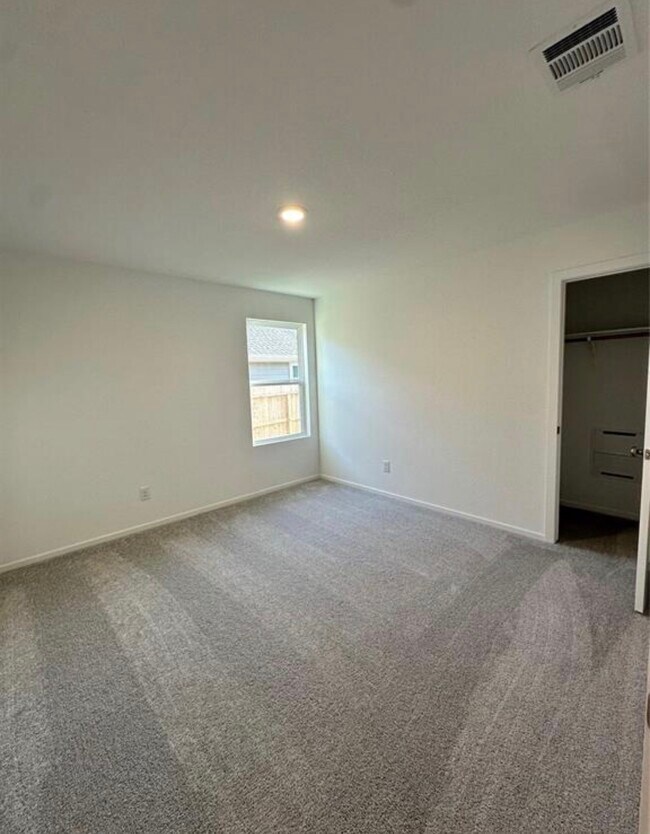 Photo - 448 Shoreview Dr