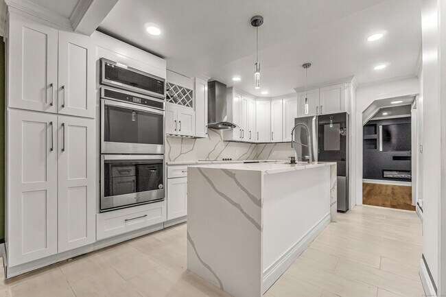 Photo - 154 Temple St