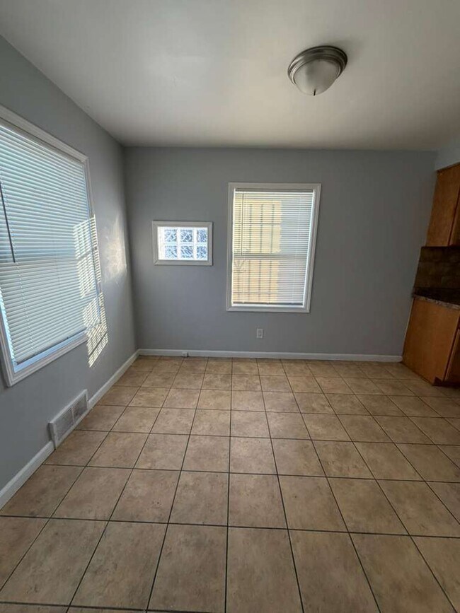 Photo - 20101 Charest St