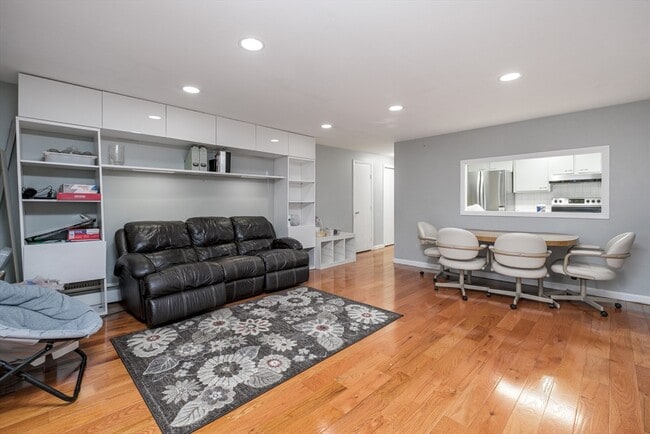 Building Photo - 121 Tremont St Unit D4 Rental