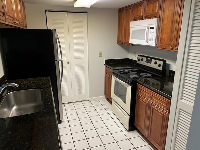 Photo - 9901 Westview Dr Unit 314