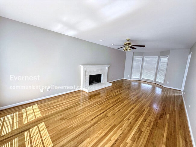 Photo - 113 Cambridge Trail