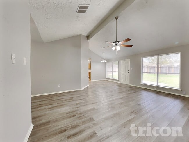 Photo - 7822 Breda Dr