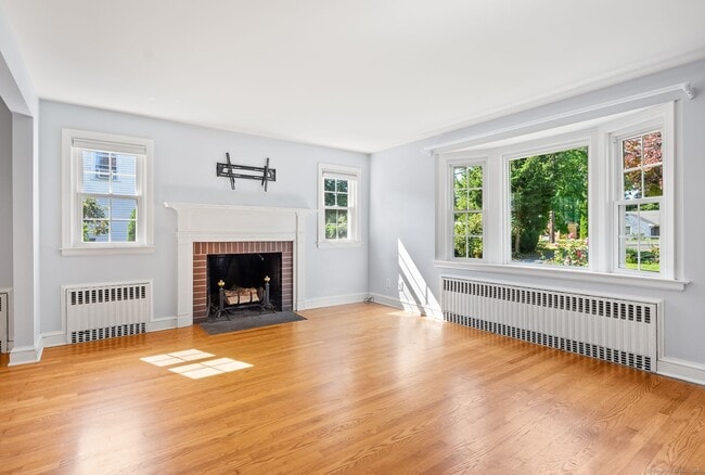 Photo - 204 Ridgewood Rd