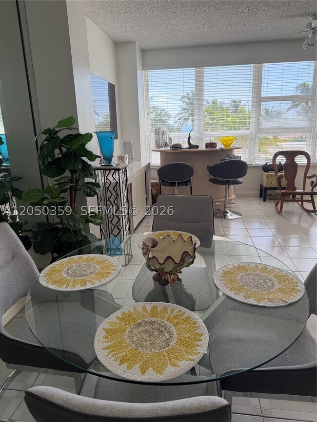 Photo - 4925 Collins Ave Unit 2D