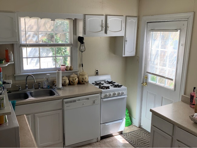 Photo - 1609 W Cary Street