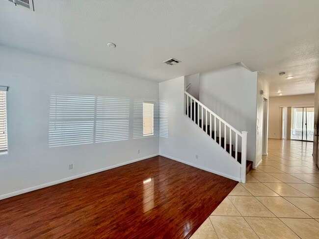 884 Blue Rosalie Pl