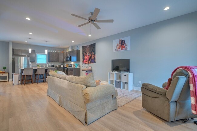 Photo - Spacious 4-Bedroom, 3-Story Townhome for Students