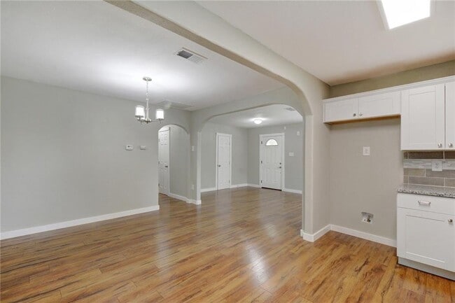 Photo - 503 W Grady Dr