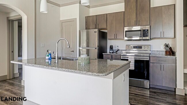 Photo - 12500 Shadowglen Trce Unit 5107