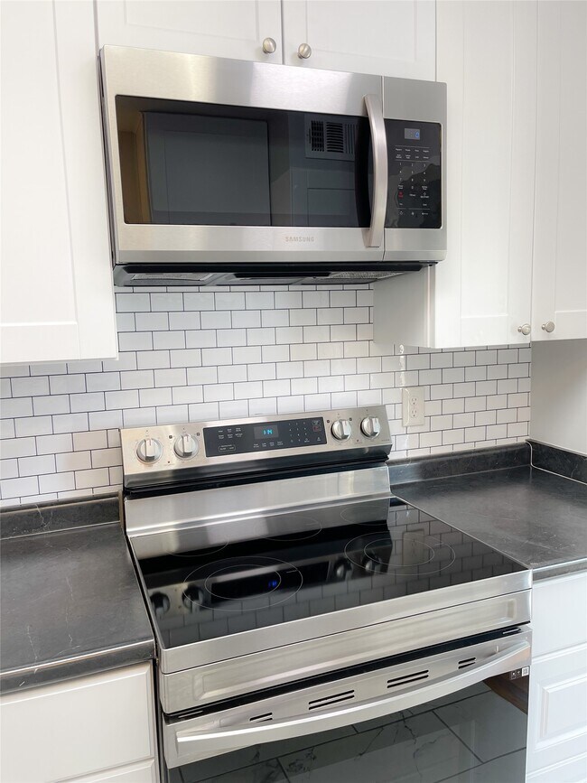 Photo - 2744 Briarhurst Dr Unidad 50