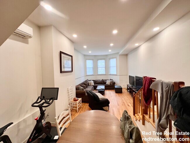 Photo - 143 L St Unit #1