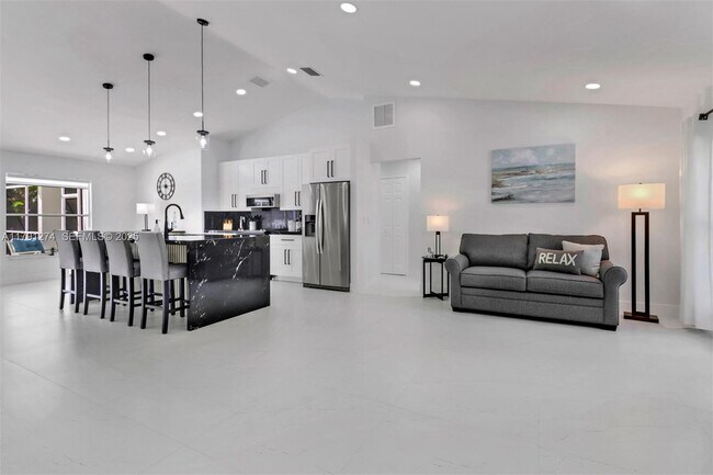 Photo - 172 Plantation Cir