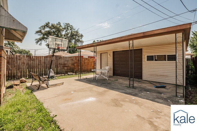 Photo - 3719 W 81st Pl