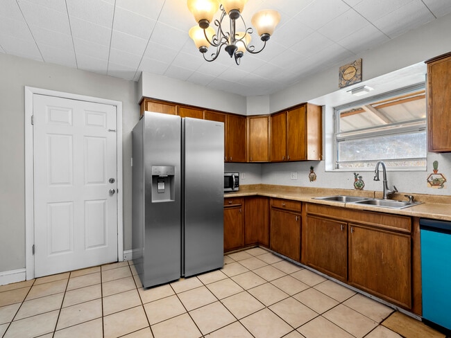 Photo - 106 N Mountain Rd